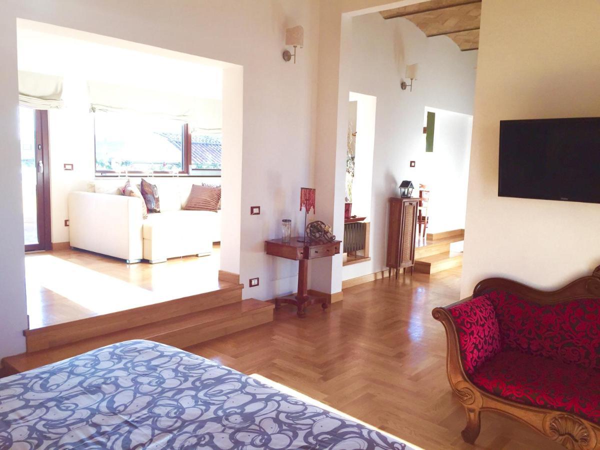 Superattico Sul Colosseo Apartment Rom